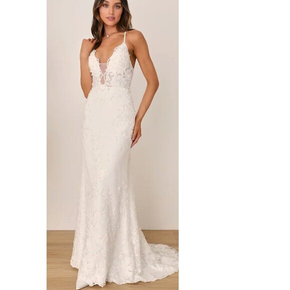 Lulu's Enchanting Eternity Wedding Dress - Picture 10 of 17